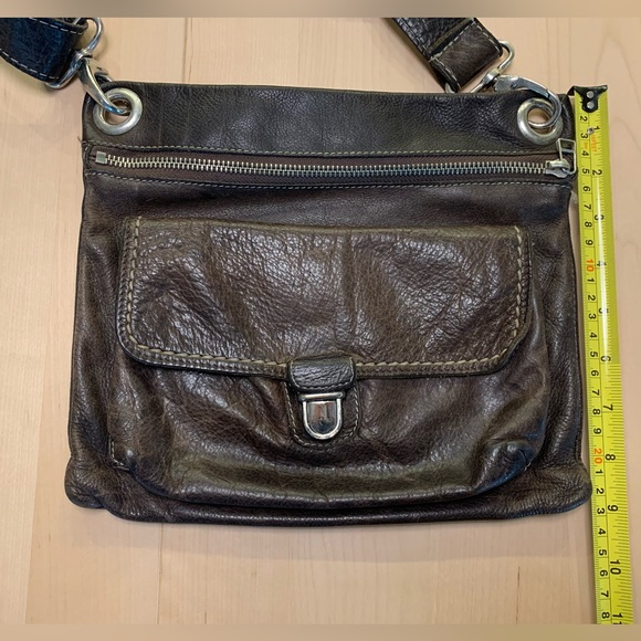 Roots Leather Tribe Crossbody Bag - Picture 5 of 6